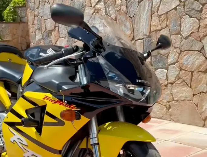 Honda CBR 954