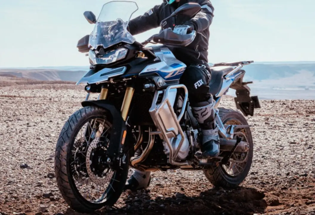 Voge 900 DSX
