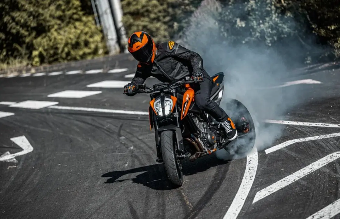 KTM 790