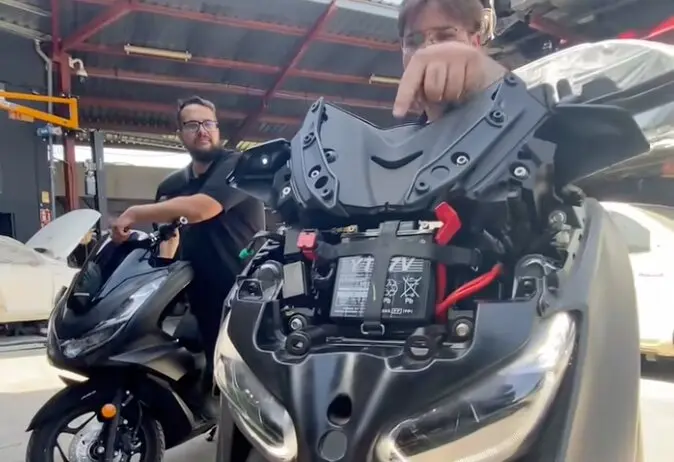 La comparativa entre la Yamaha Nmax y la Honda PCX