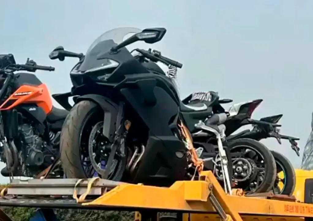 CF Moto 750 SR
