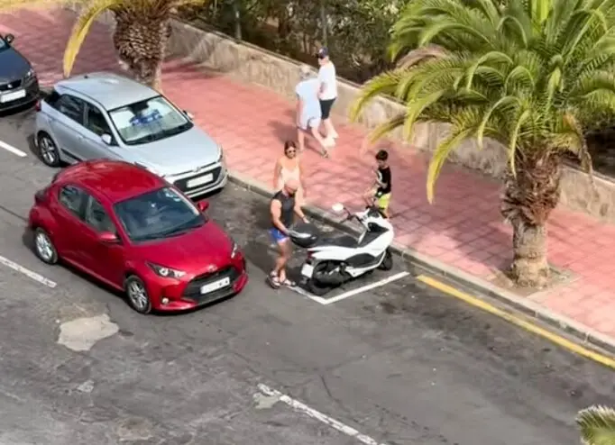 El listo que apartó la moto