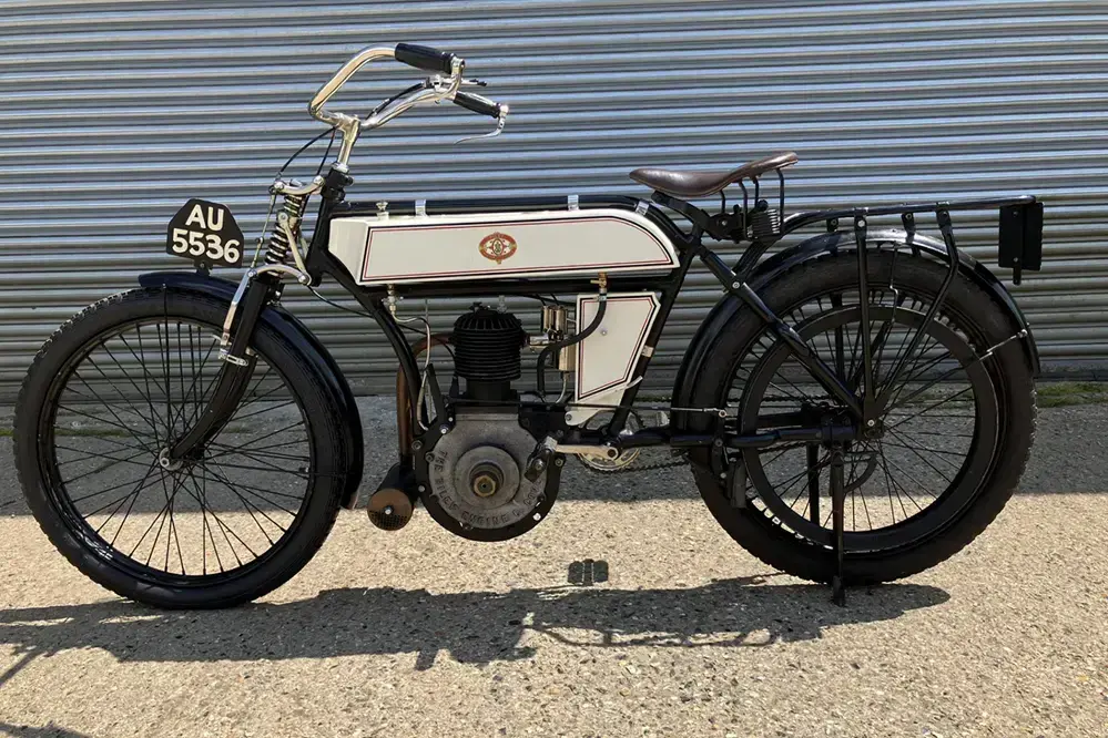 La moto riley 1904