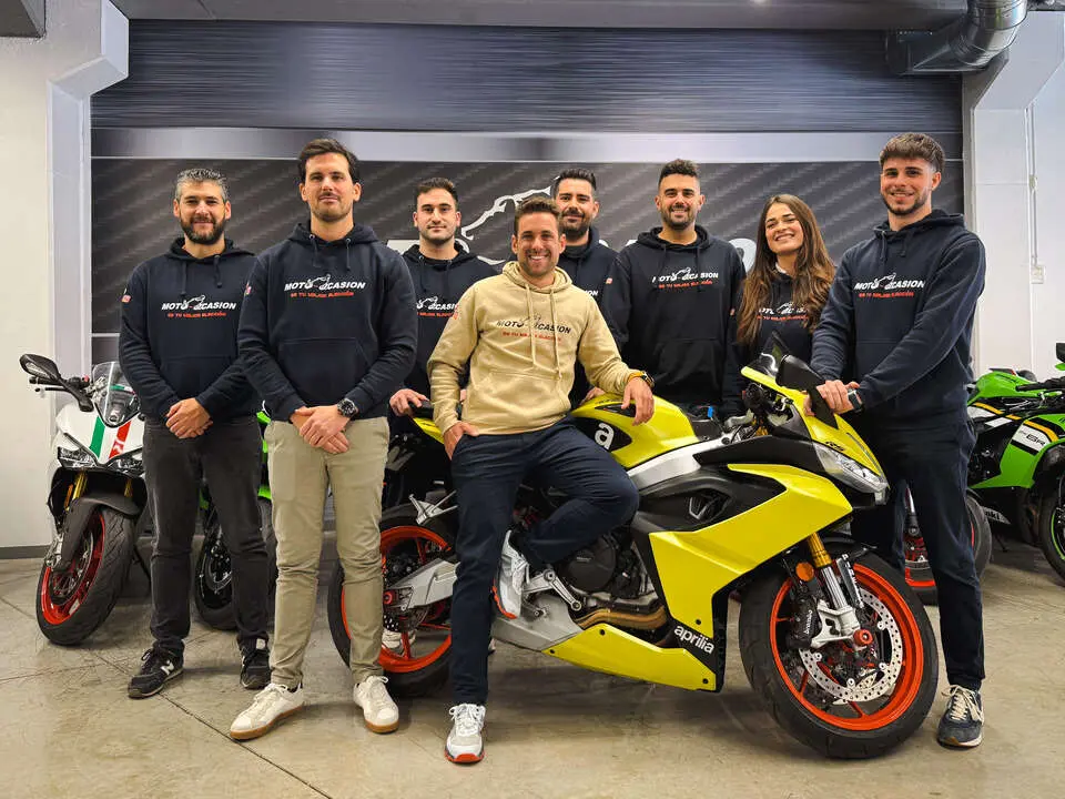 Dar&iacute;o Lumbreras y si equipo de Moto-Ocasi&oacute;n