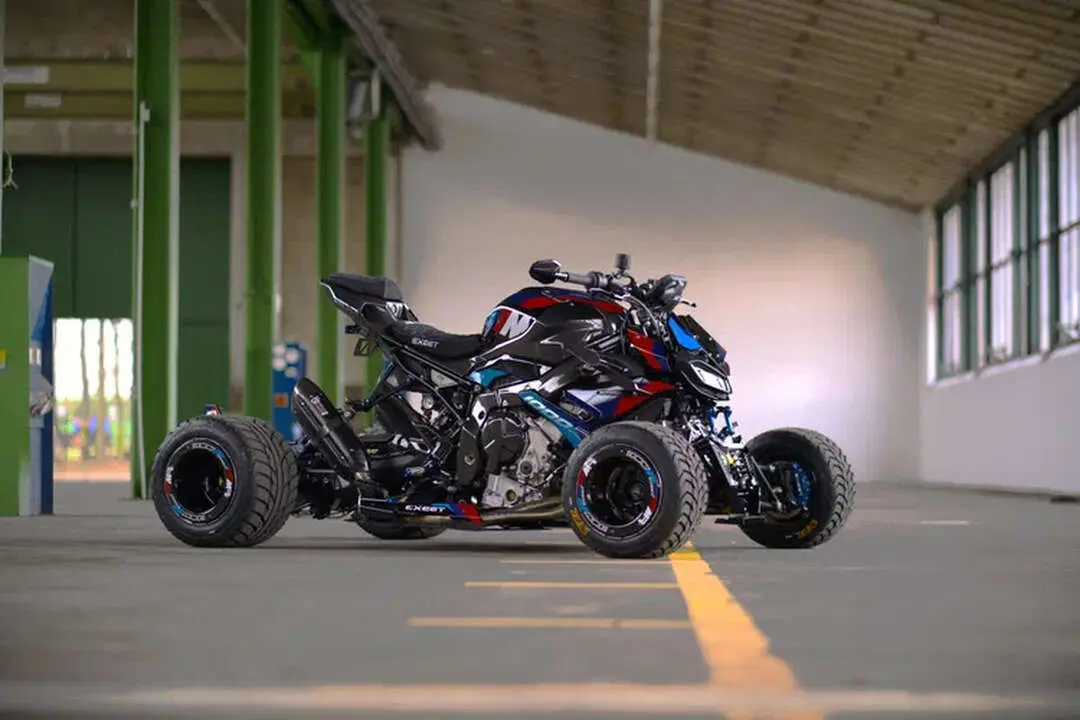 2_hyperquad_bmw_m1000r