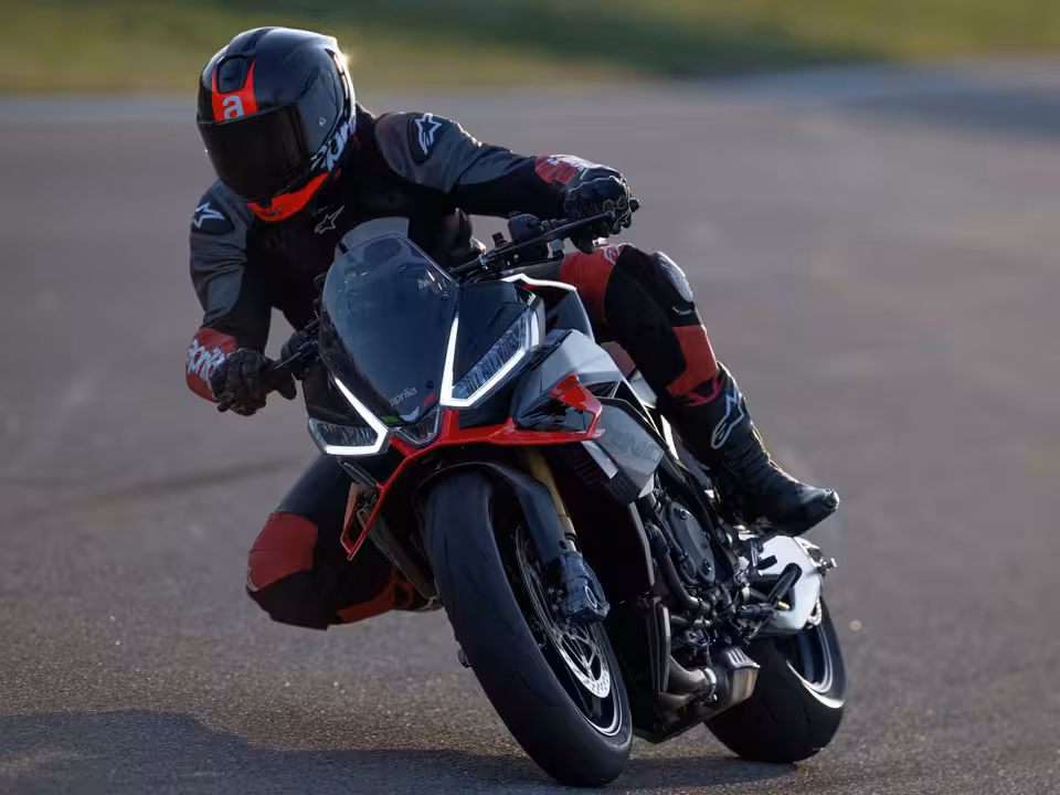Aprilia Tuono V4