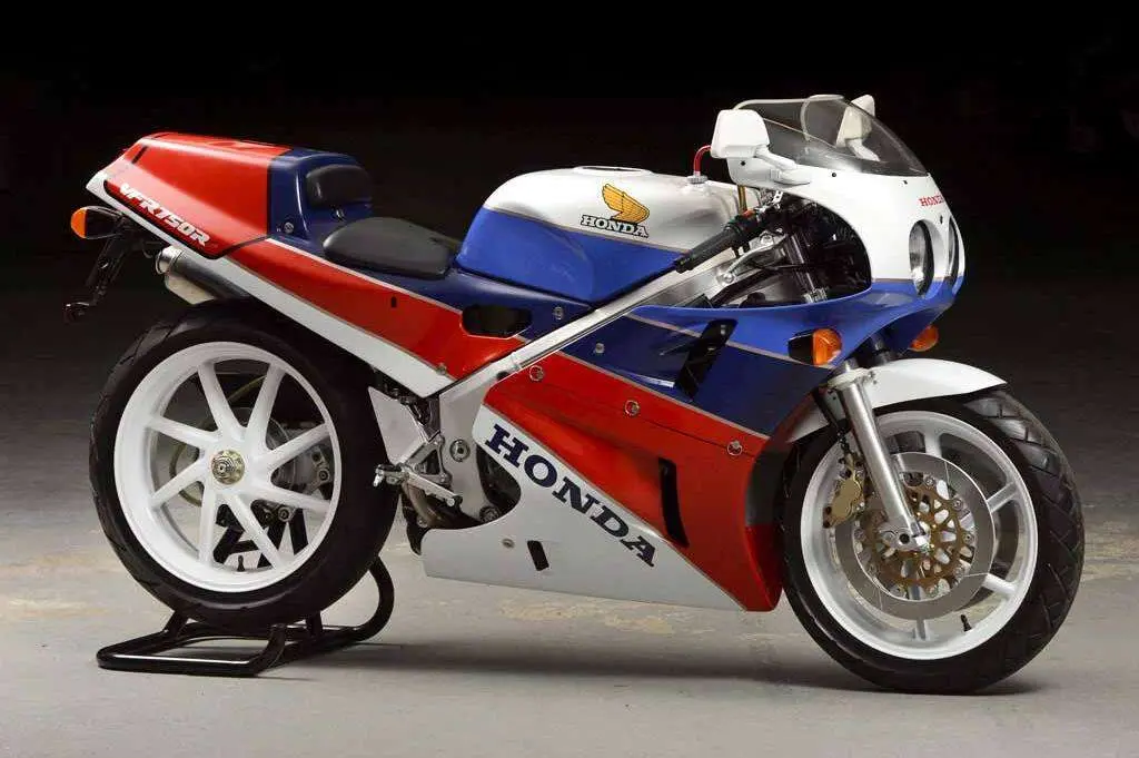honda-vfr750r-rc30-japanlegends