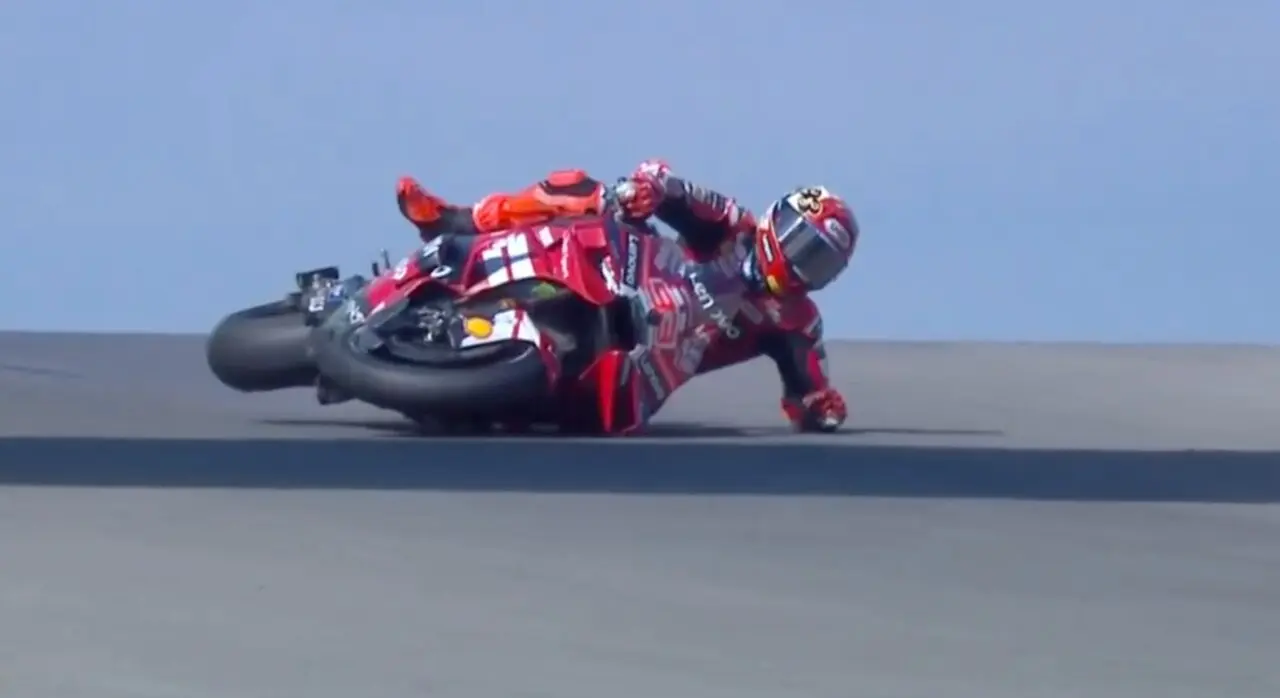 La ca&iacute;da de Marc M&aacute;rquez