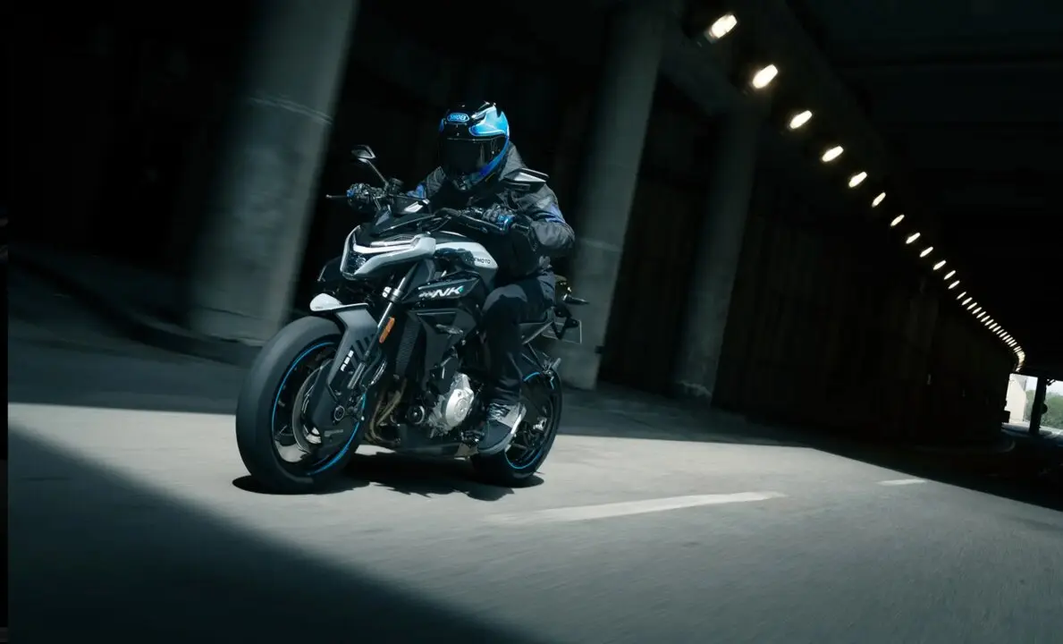 CFMOTO 675NK