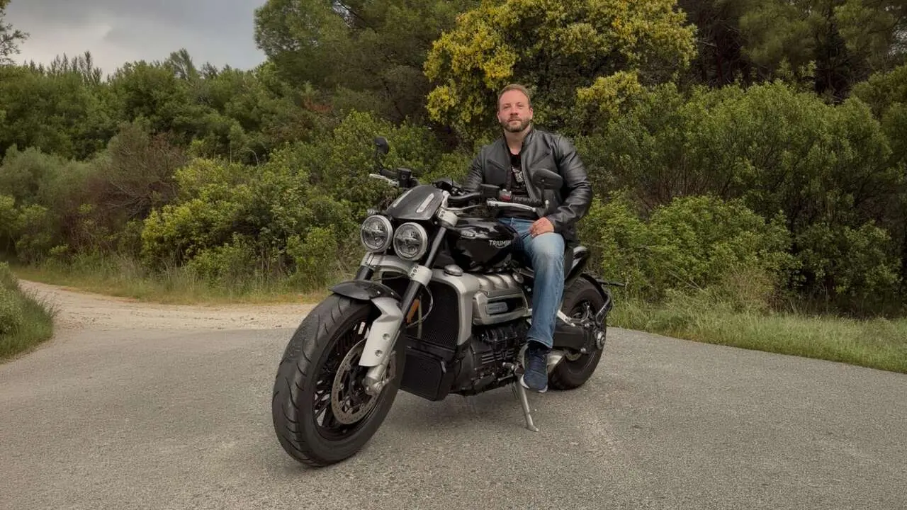 La chaqueta Spidi Premium y la Triumph Rocket 3