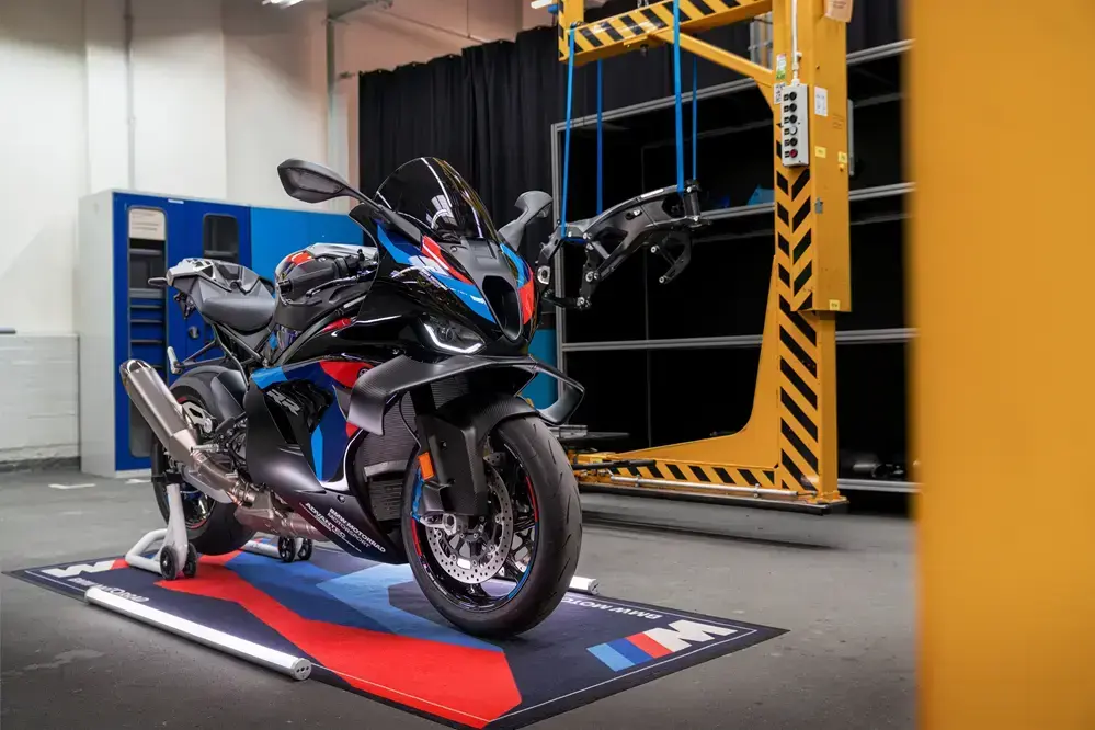 2026_bmw_m1000rr_2_preview