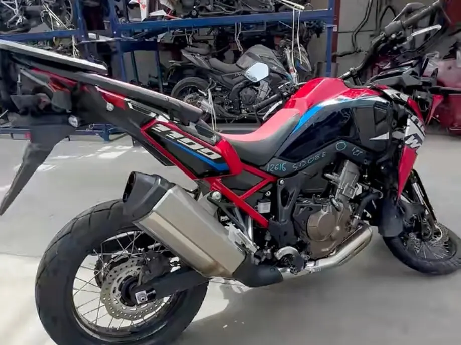 La Honda Africa Twin de Desguaces Motocoche