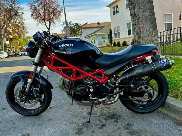 Ducati Monster 695