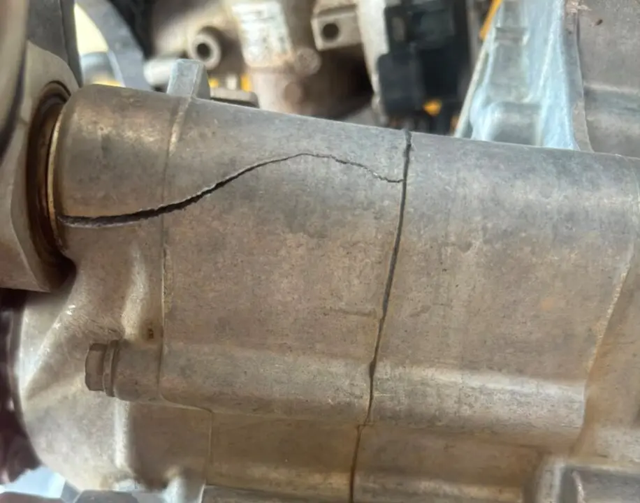 Otro c&aacute;rter roto de la KTM EXC 300 de 2T