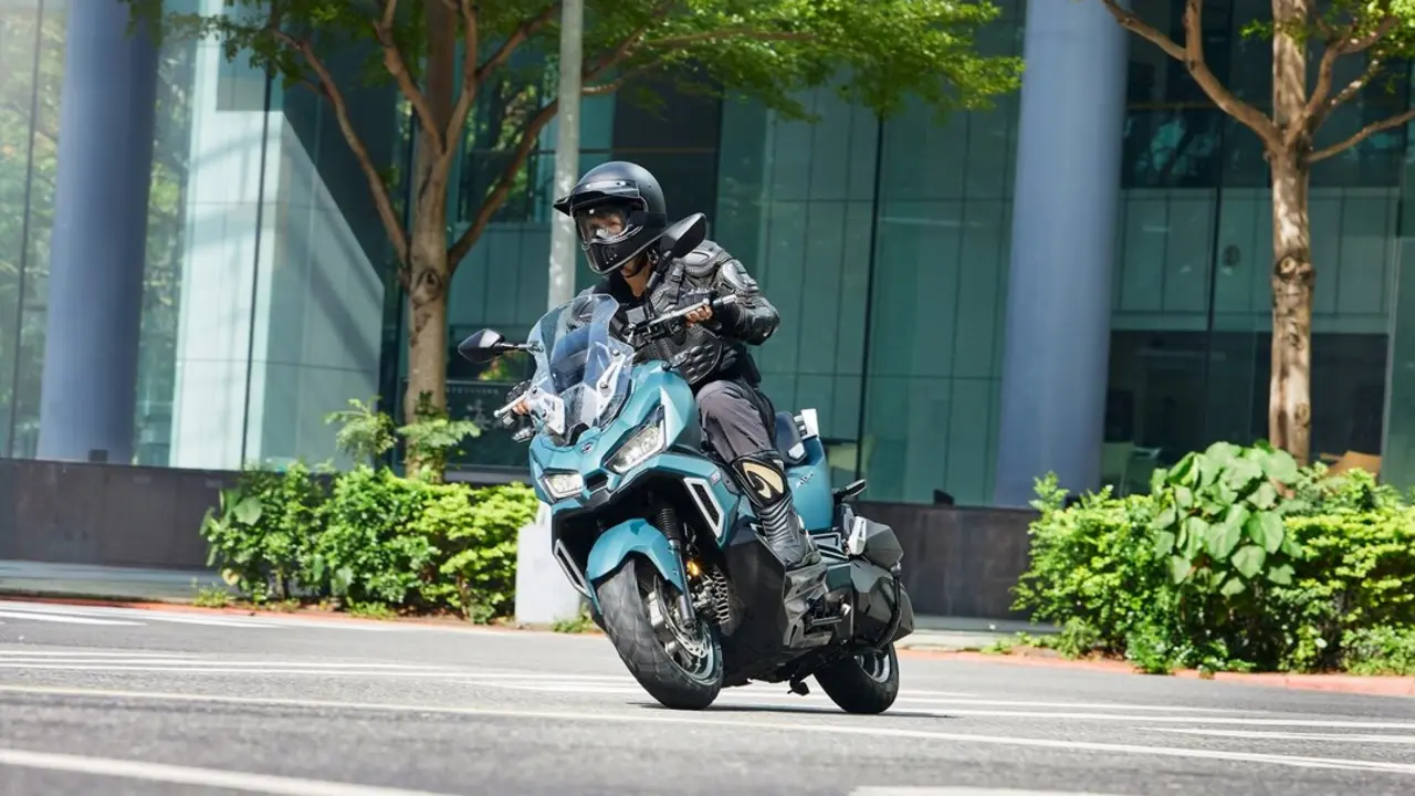 SYM_EN_EL_EICMA_2024