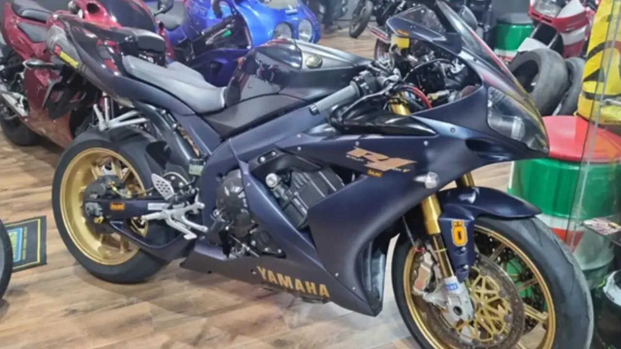 La Yamaha R1 SP