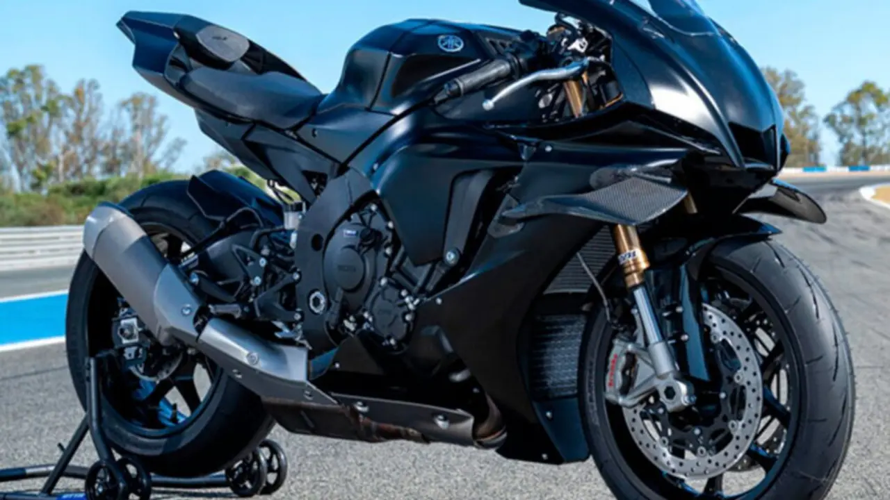 Yamaha R1 Race