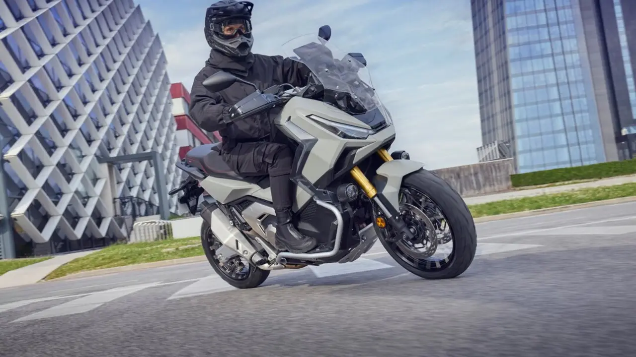 25YM Honda X-ADV