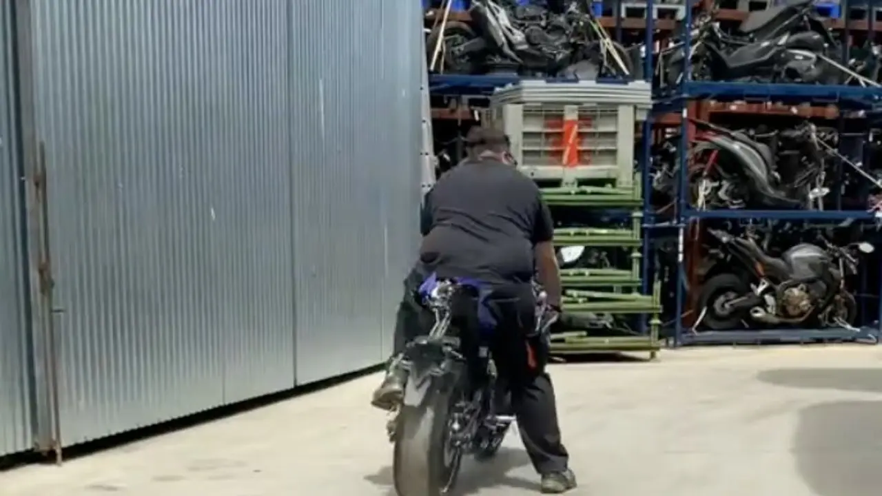 La Yamaha R7