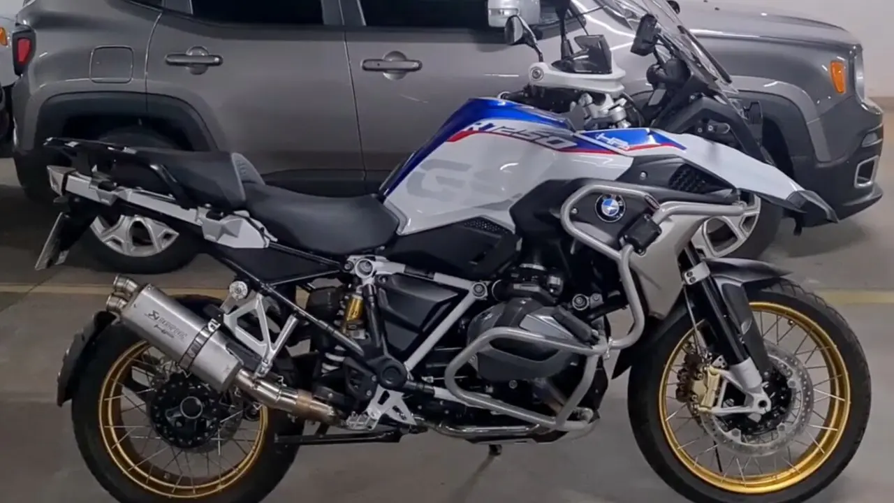 La BMW GS con el Akrapovic
