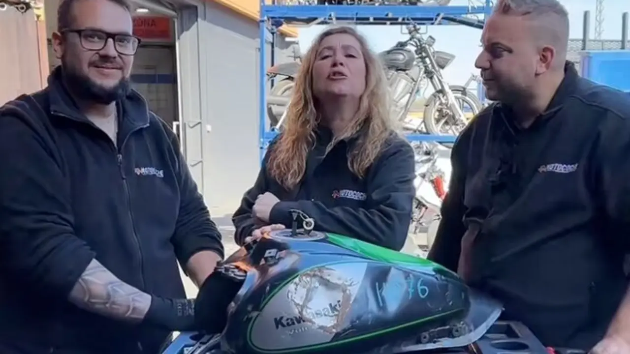 El depósito de la moto