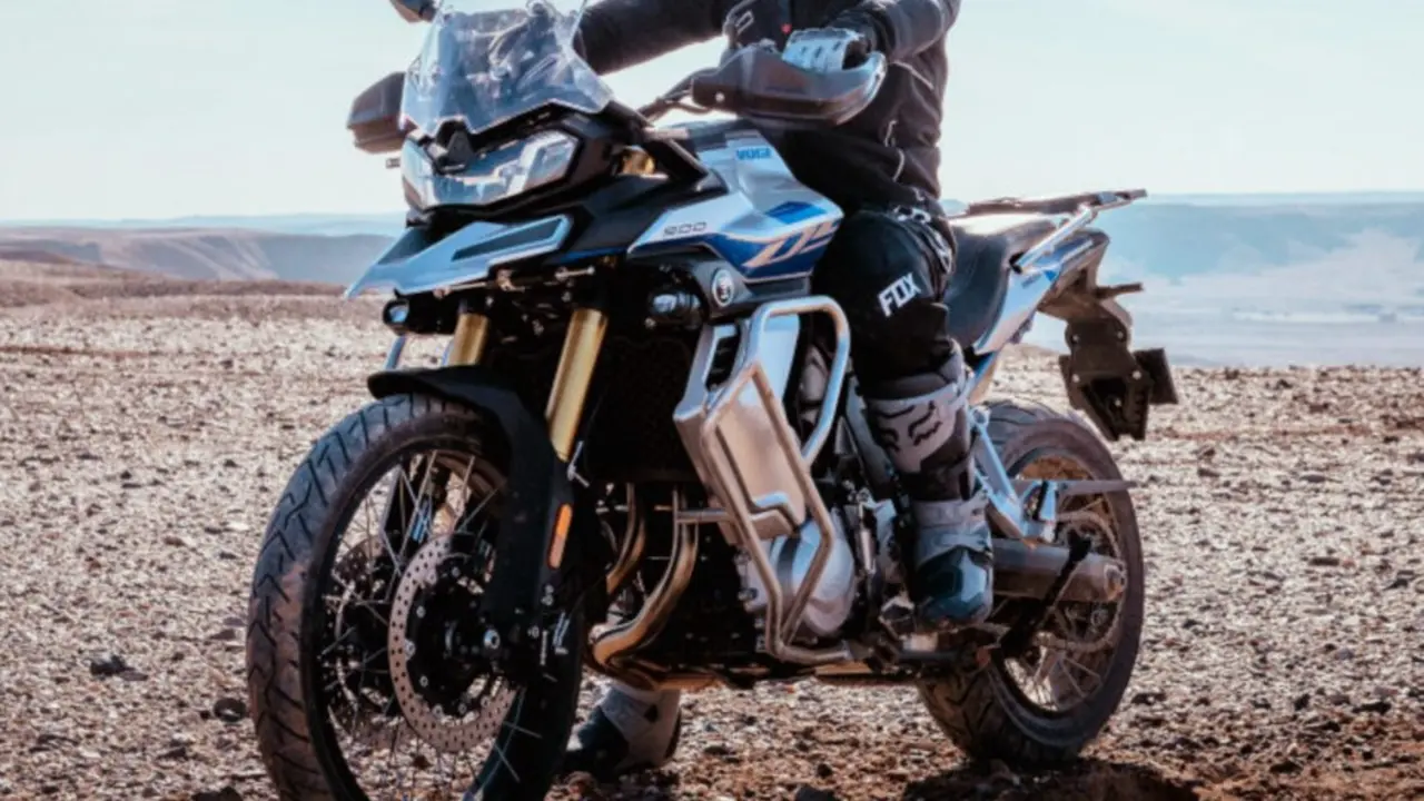 Voge 900 DSX