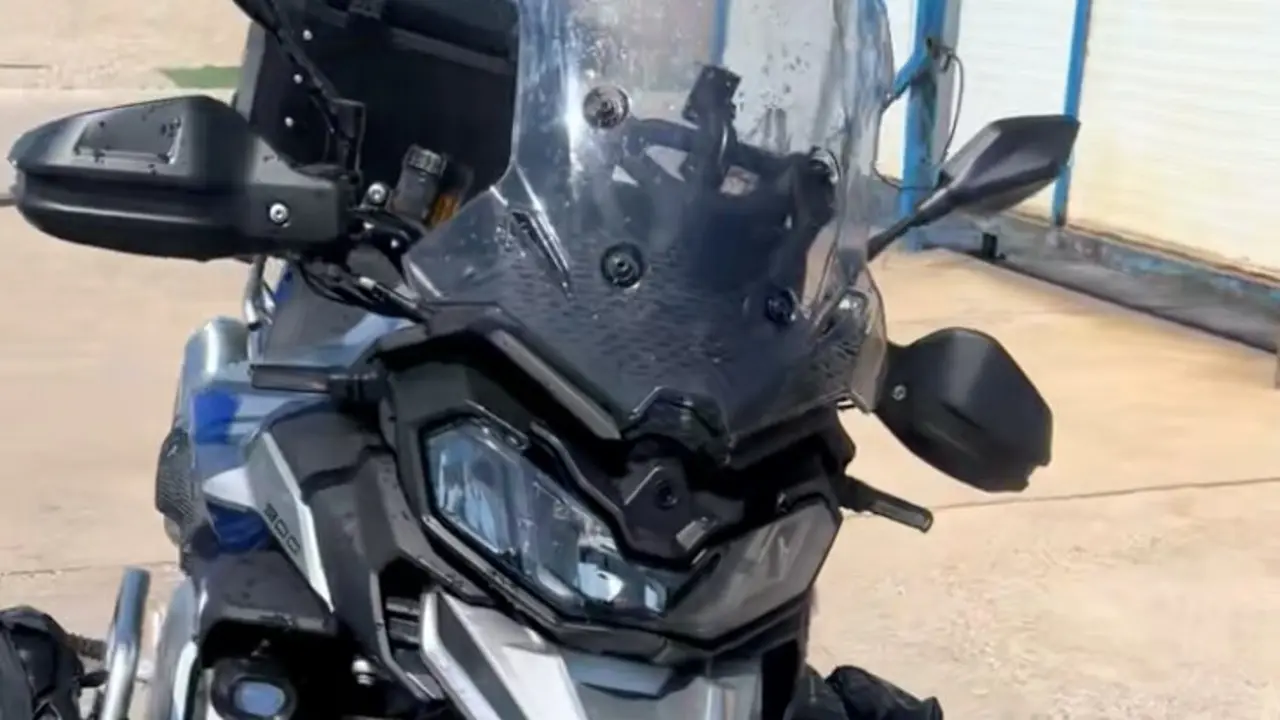 Voge 900 DSX
