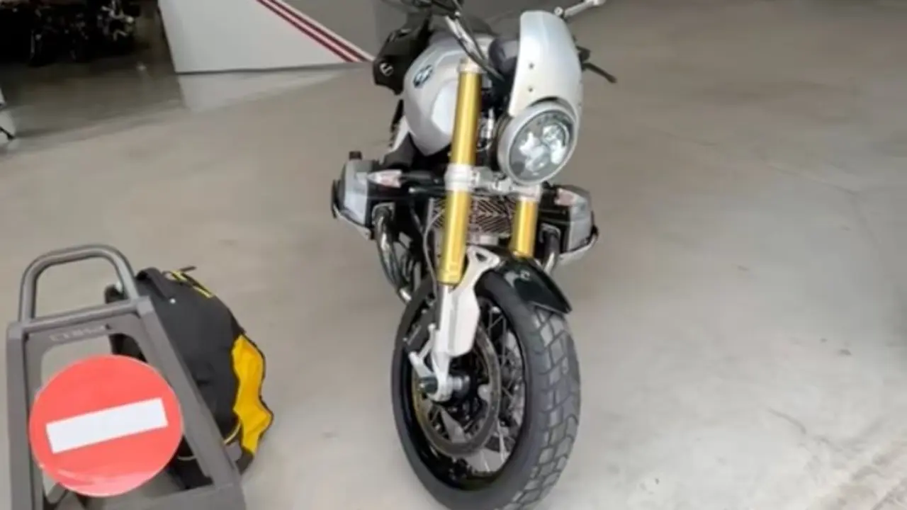 BMW Nine T