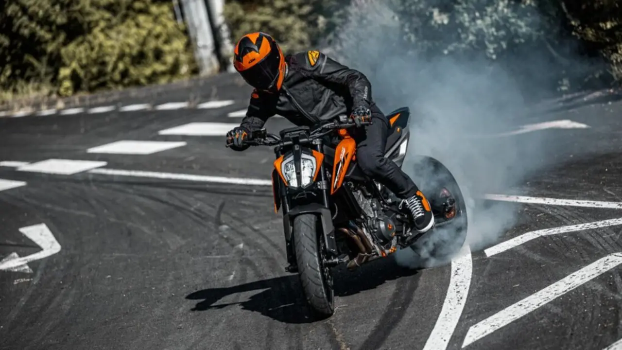KTM 790