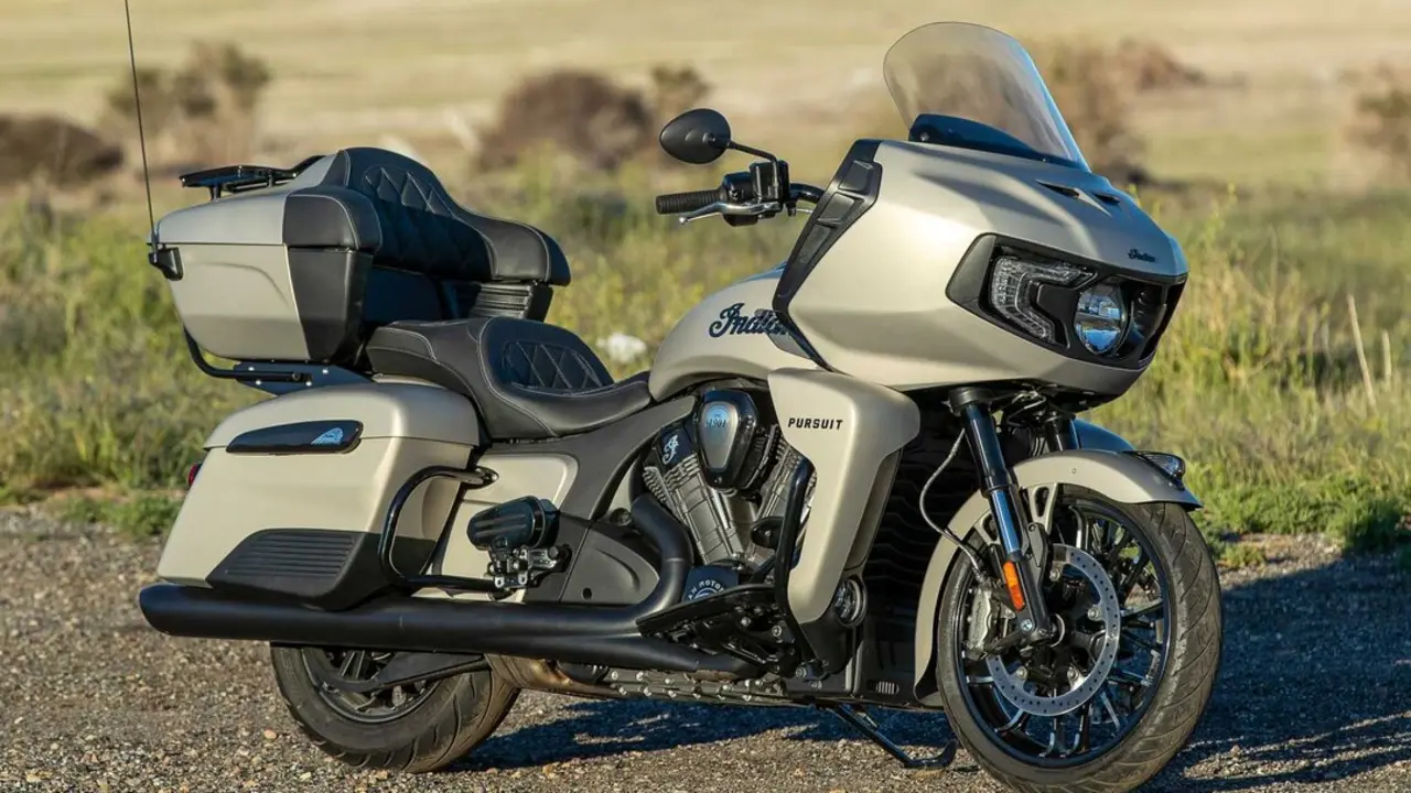 Indian Pursuit Dark Horse