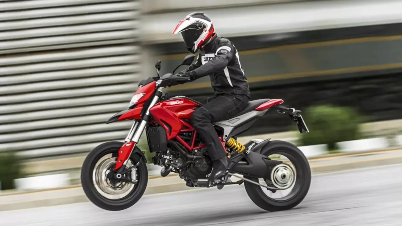 Ducati Hypermotard 821