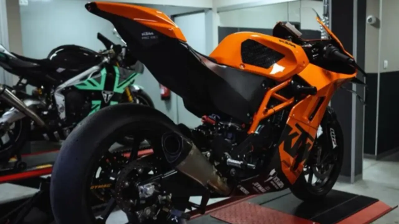KTM RC 8C