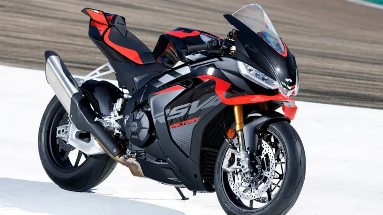 Aprilia RSV4 1100 Factory