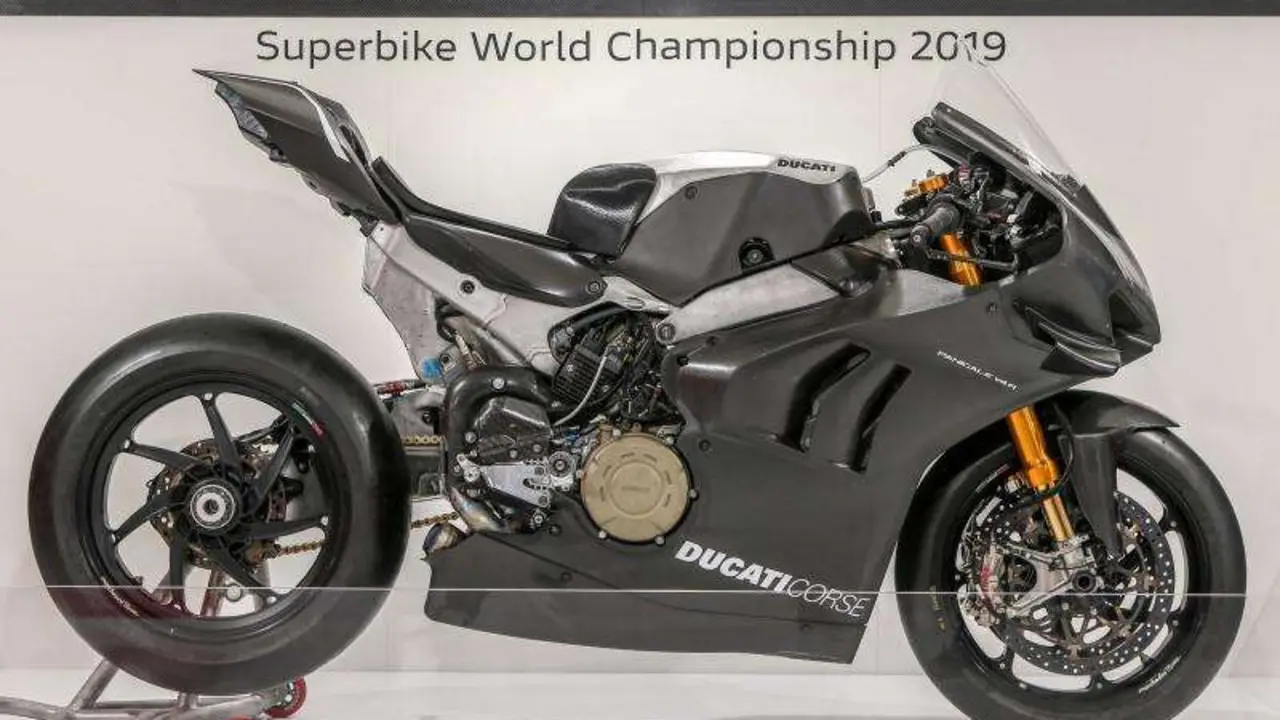 Ducati Panigale V4 R