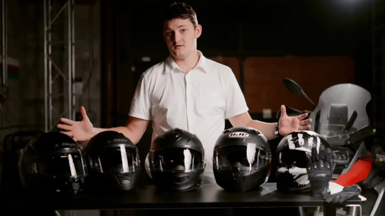 La prueba para el mejor casco por 200 euros