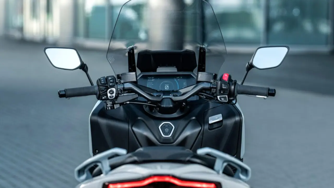 YAMAHA TMAX