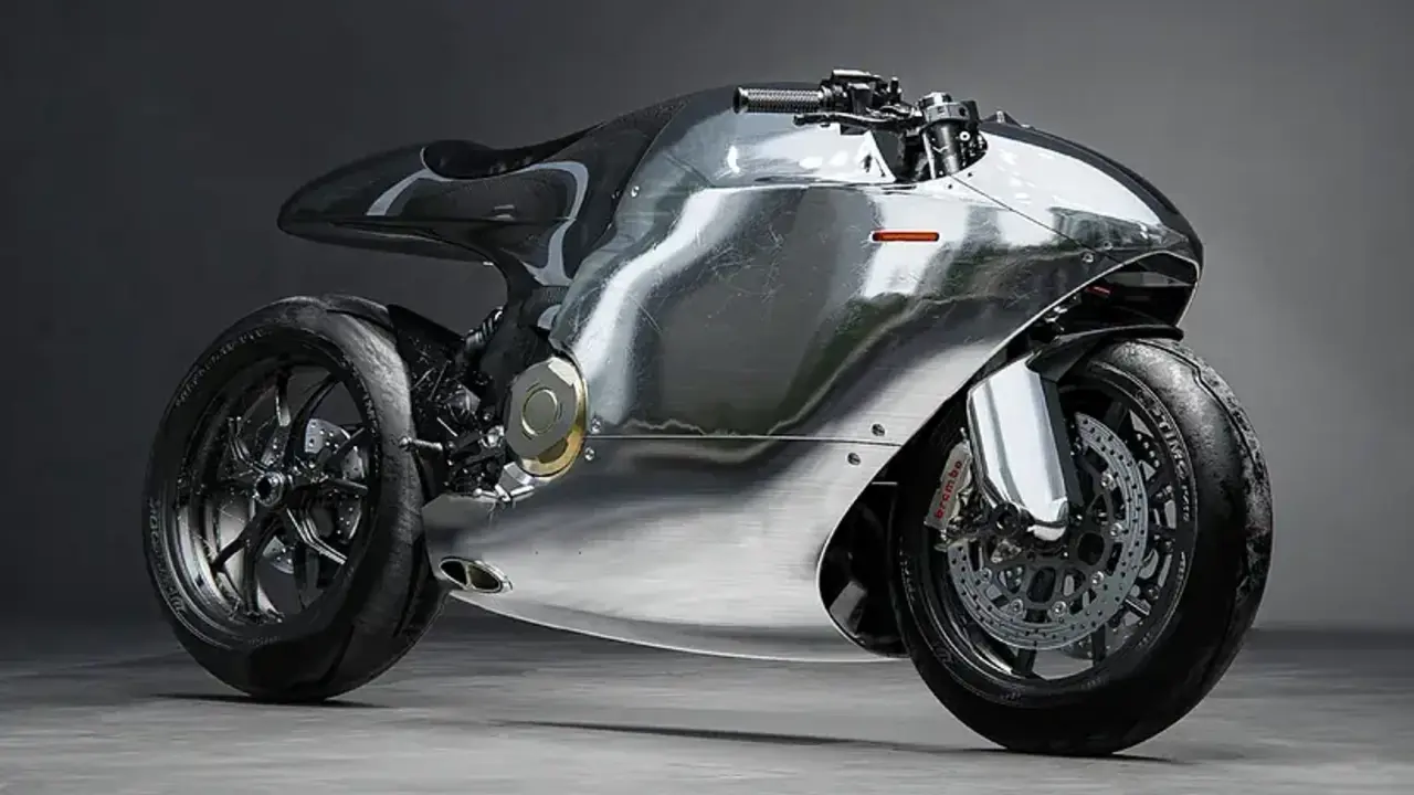 Ducati 821