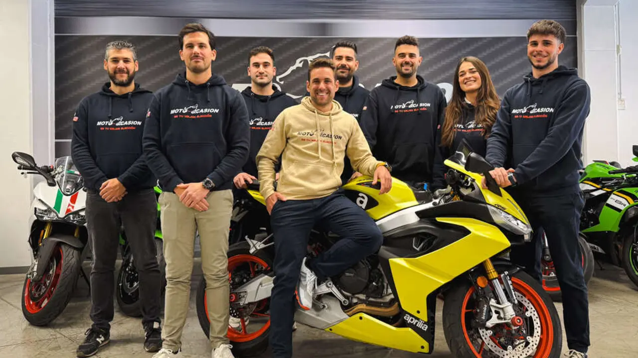 Dar&iacute;o Lumbreras y si equipo de Moto-Ocasi&oacute;n