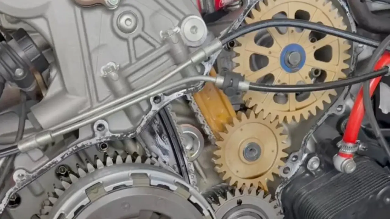 Los engranajes de tefl&oacute;n de la Ducati
