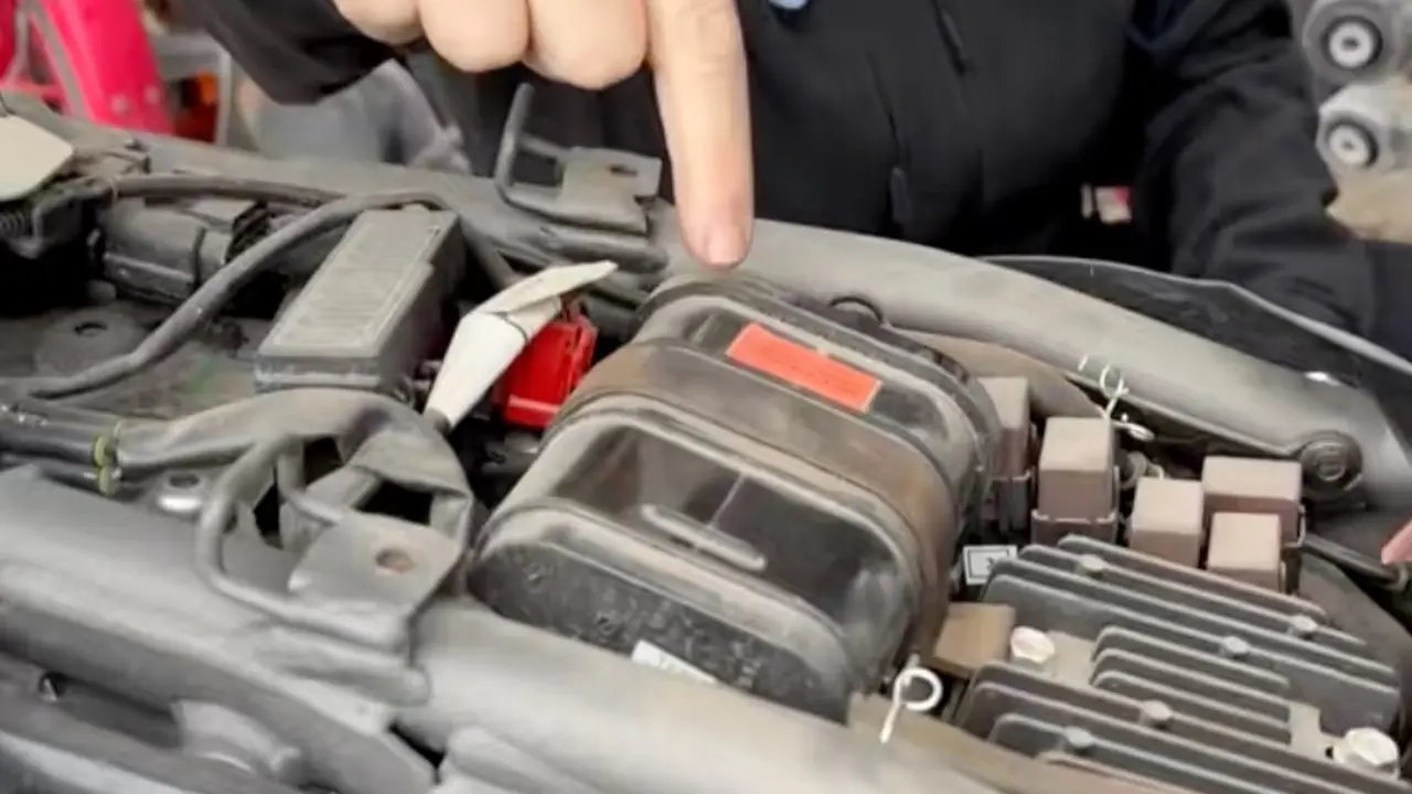 La pieza se&ntilde;alada por los propietarios de Desguaces Motocoche.