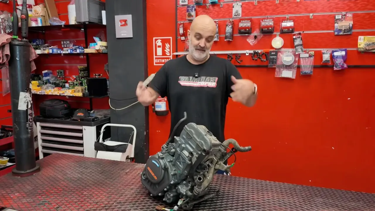 Bibimotos y el motor de la KTM 125 Duke