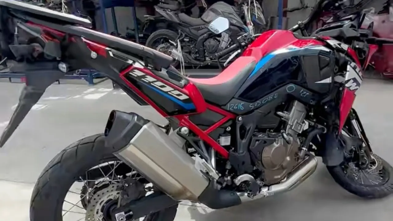 La Honda Africa Twin de Desguaces Motocoche