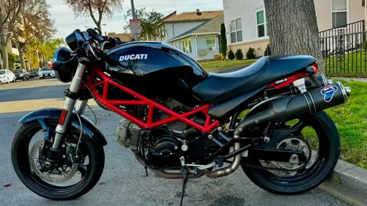 Ducati Monster 695