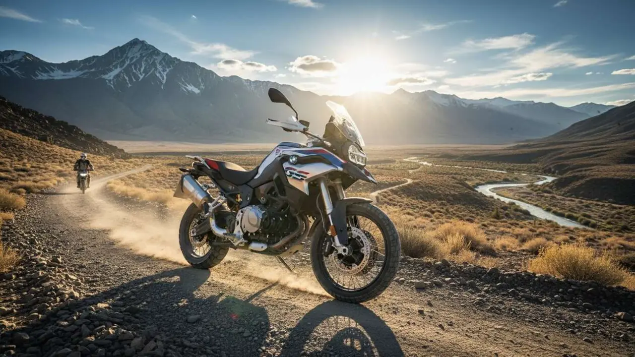  BMW F 900 GS Adventure 2026 en acci&oacute;n, la moto perfecta para aventura y viajes off-road extremos &mdash; Imagen generada por IA 