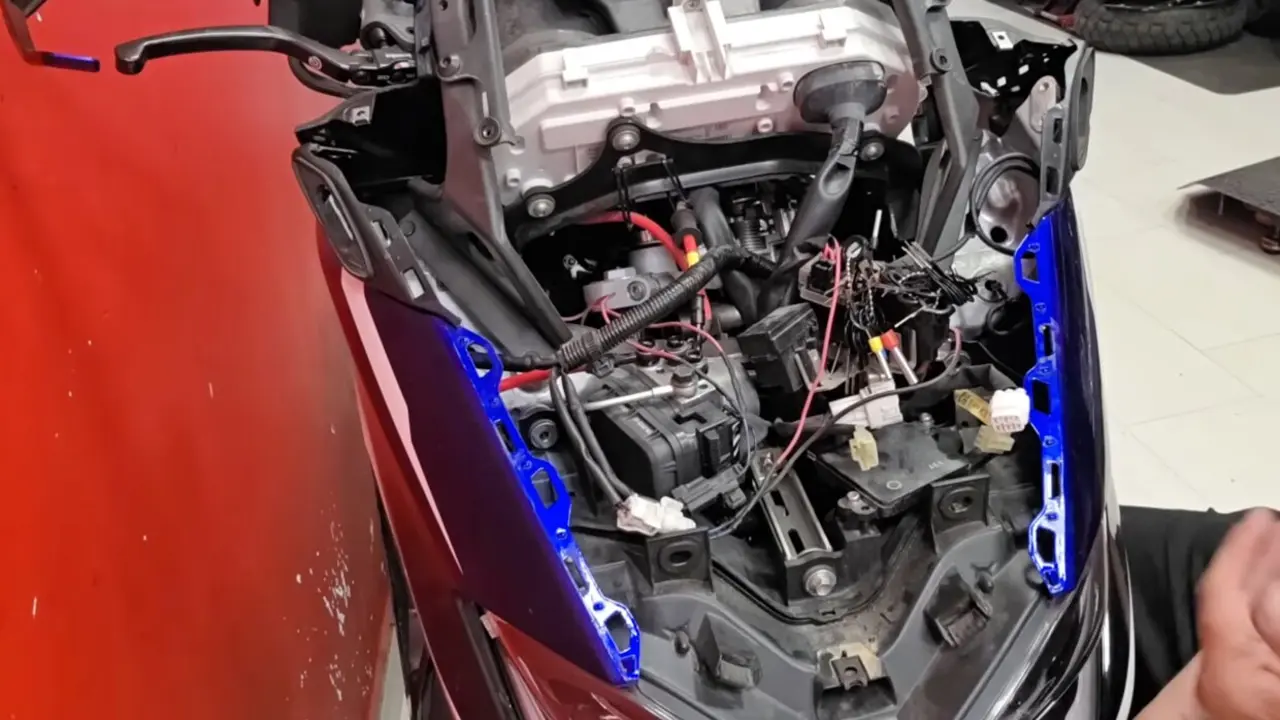 La Yamaha TMAX del taller