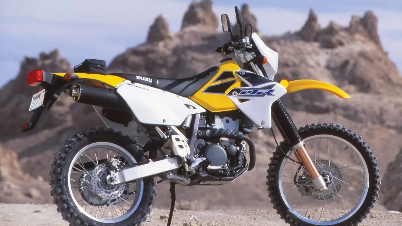 SuzukiDRZ400S_2000_r-scaled
