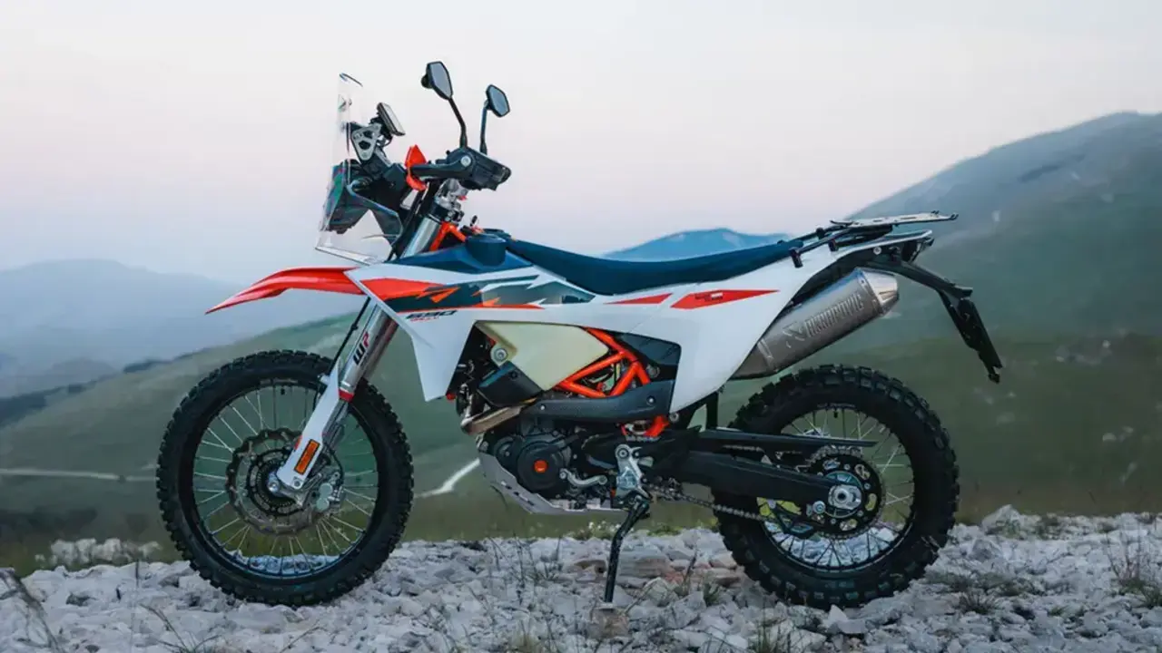 ktm-690-rally-01