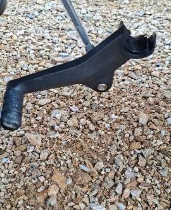 La palanca de cambios de la BMW R 1300 GS rota