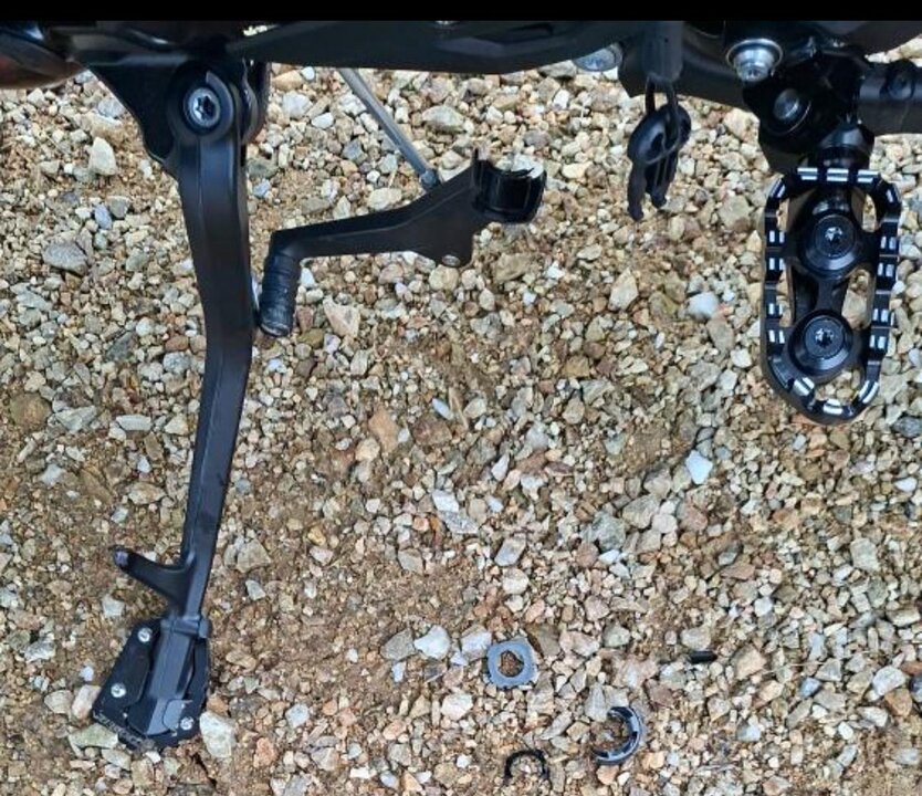 La palanca de cambios de la BMW R 1300 GS rota