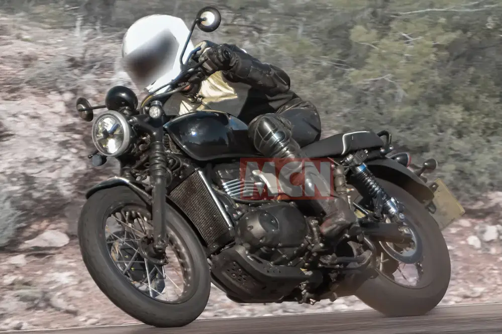 triumph-bonneville-400-1